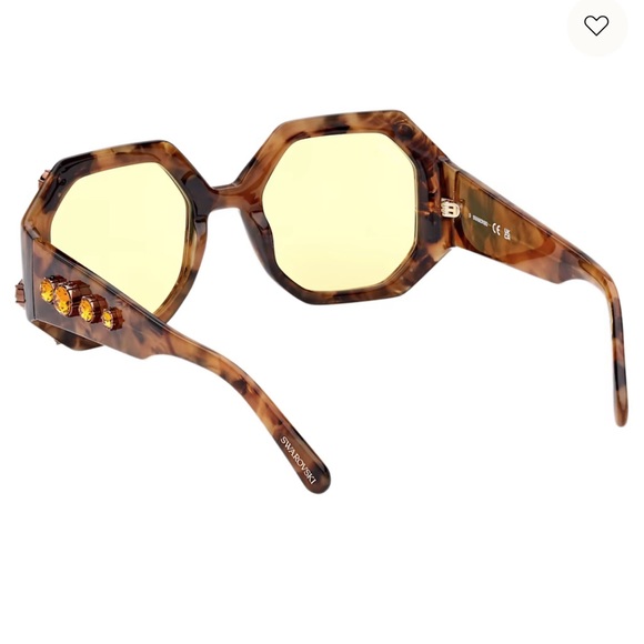 Sunglasses
Oversized, Octagon shape BNWOT  IN ORIGINAL CASE - Picture 8 of 16